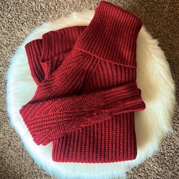 Target Turtleneck Sweater - Picture 6 of 6